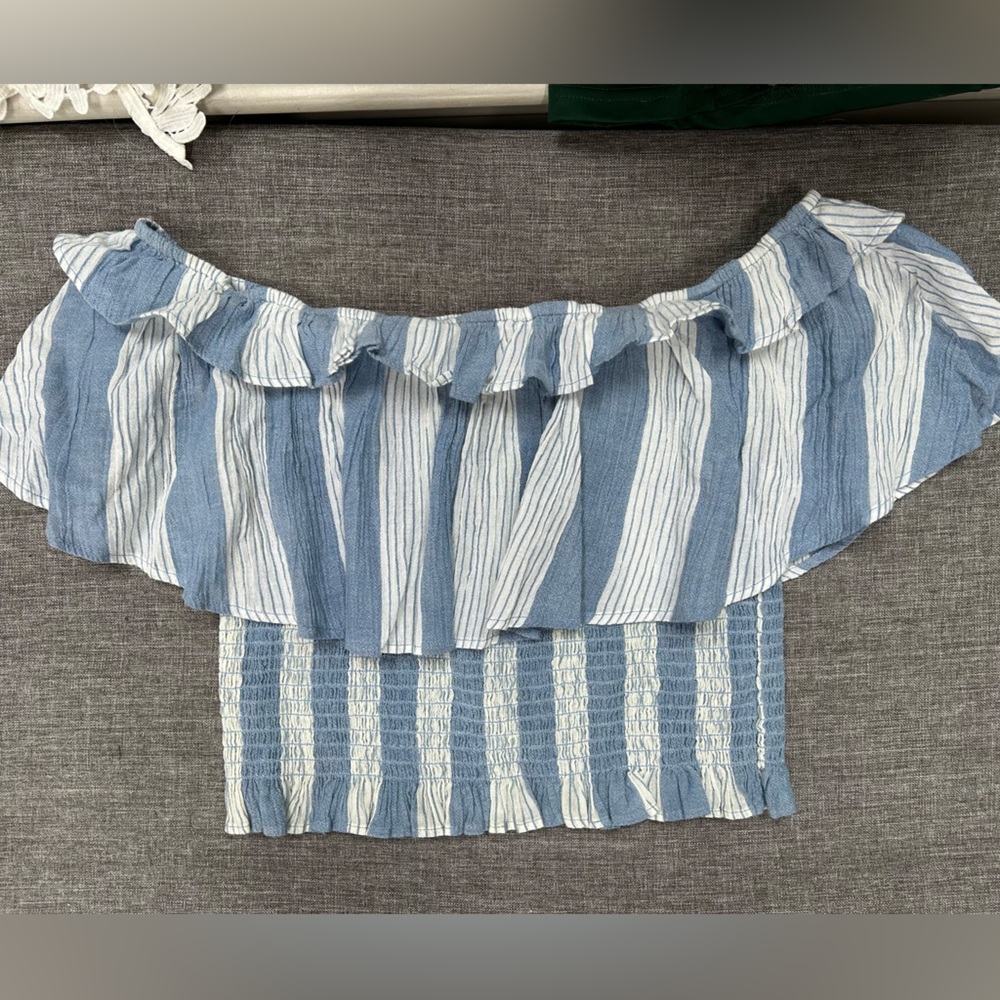 American Eagle Crop Top